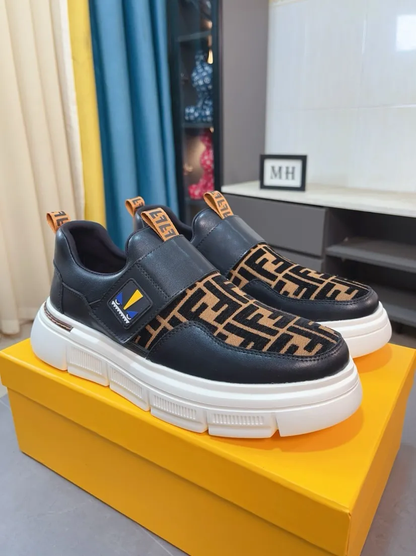 Men's shoes 💰400🌹🌹[FENDI] Fendi's classic and comfortable men's shoes, this complex sneaker is made of soft calfskin➕genuine leather lining➕original ultra-light rubber material with rough outsole. This unique light style is suitable for the casual and refined sensibility of this season. It is comfortable and natural on the feet. It is an everyday style for casual travel in autumn and winter! 38/44